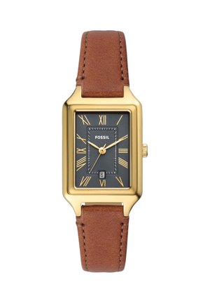Goldene rechteckige Armbanduhr mit schwarzem Zifferblatt, braunem Lederarmband, römischen Zahlen, drei Zeigern, Datumsfenster bei sechs Uhr und Fossil-Logo.
