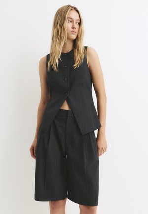 PULL&BEAR BERMUDA ciemnoszary