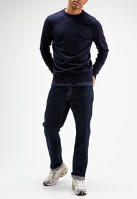 Butcher of Blue CLIFDEN CREW - Trui - alaska blue