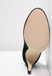 Pier One Klassiska pumps - black