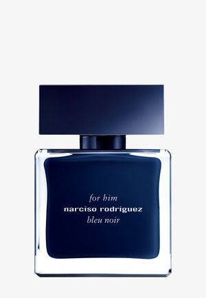 Fragranza Narciso Rodriguez Bleu Noir for Him. Bottiglia in vetro rettangolare con gradiente blu navy, con tappo quadrato nero opaco.