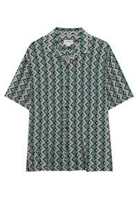 Chemise à manches courtes avec boutons, présentant un motif géométrique en bleu sarcelle, marron et crème sur un fond clair. Confectionnée en tissu léger.