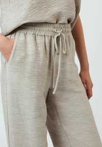 Minimum DOROLA  - Pantalon classique - string