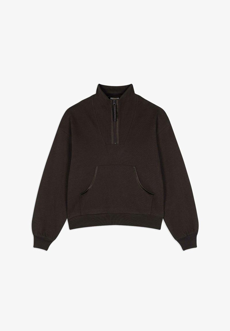 Felpa corta marrone con colletto alto, chiusura a mezza zip, maniche lunghe e tasca frontale a marsupio. Presenta polsini e orlo a costine.