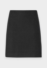 Falda lápiz de lana negra, de longitud a la rodilla, con una textura suave y un diseño sencillo sin hardware visible ni patrones.