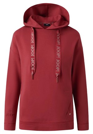 Czerwona bluza z kapturem, długimi rękawami, kieszenią z przodu oraz markowymi sznurkami z napisem "JOOP!" po obu stronach.