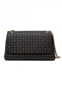 Borsa a mano in tessuto nero con motivo logo ripetuto, tracolla in catena dorata e chiusura a patta. Superficie texturizzata e forma rettangolare.