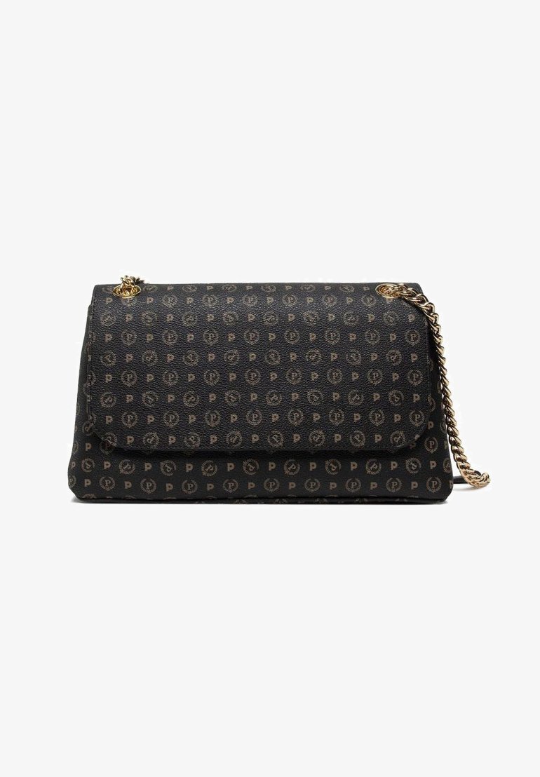 Borsa a mano in tessuto nero con motivo logo ripetuto, tracolla in catena dorata e chiusura a patta. Superficie texturizzata e forma rettangolare.