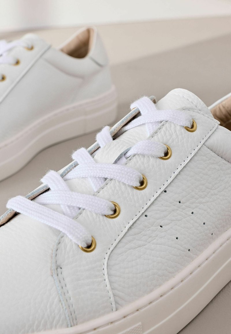 Next REGULAR FIT SIGNATURE Sneakers basse white/bianco