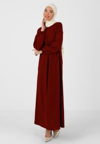 Modanisa ALMON-CREW NECK-TAVIN - Maxi šaty - bordeaux