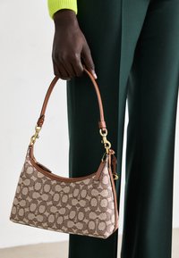 SIGNATURE JULIET SHOULDER BAG - Handbag - cocoa/burnished amber