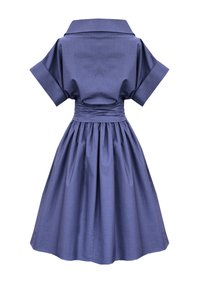 Niebieska bawełniana sukienka z kołnierzykiem, krótkimi rękawami, dopasowaną talią i pełną spódnicą, z marszczonym wykończeniem w całej długości.