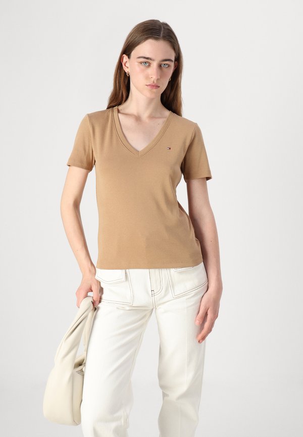 SLIM CODY V NECK - Basic T-shirt - safari canvas3