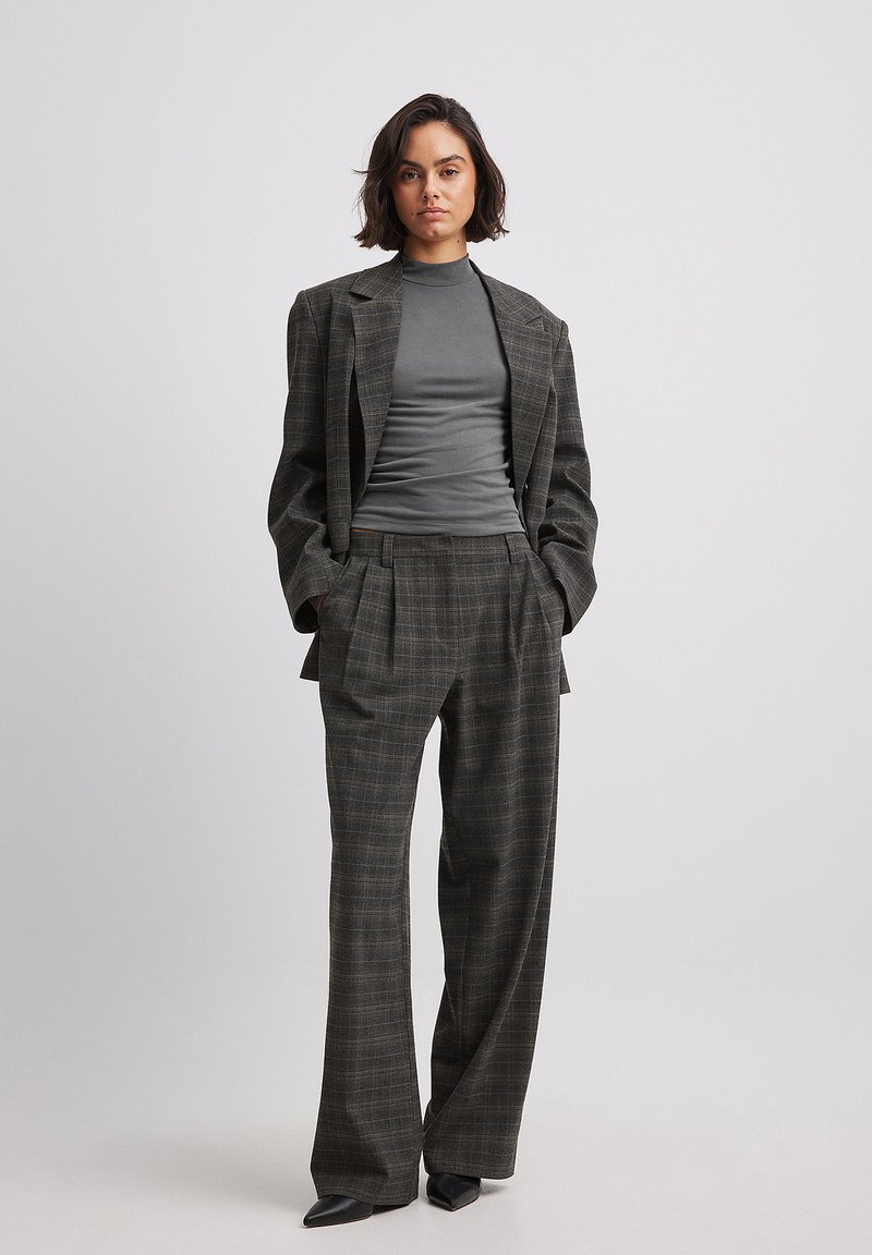 NA-KD Longsleeve grijs