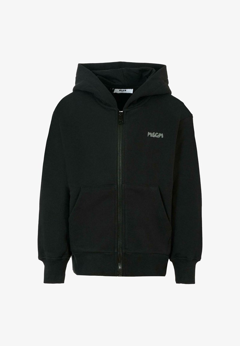 Un sweat à capuche zippé noir fabriqué à partir d'un tissu doux, avec une poche kangourou, des poignets en bord-côte et un logo brodé sur la poitrine gauche.