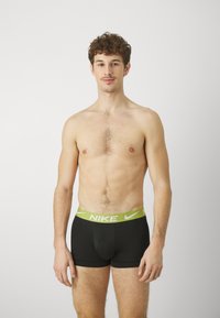 Nike Underwear ESSENTIAL TRUNK 3 PACK - Boxerbriefs - black/blue/pear/anthracite