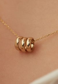 Thumbnail Image 3