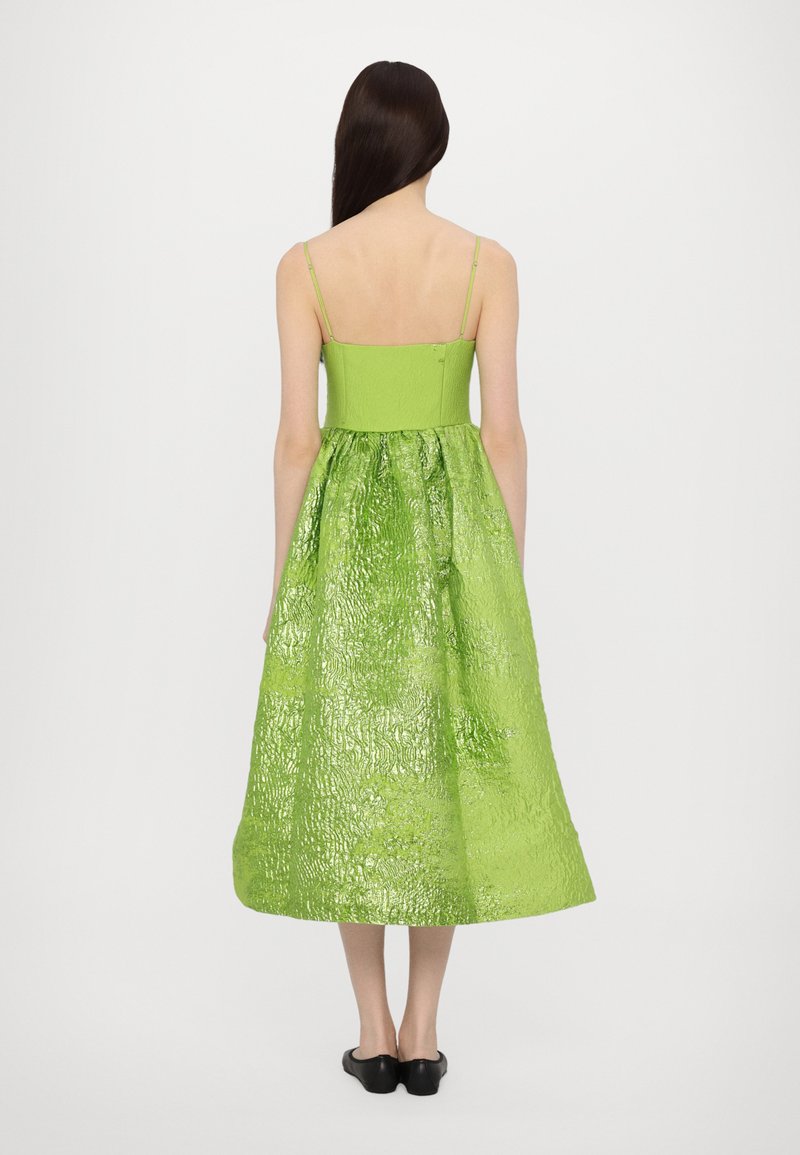 green emerald velvet dress Stine Goya Brethel Puff Sleeve Dress Pink Metallic Jacquard Size Extra –  Celebrity Owned main image 1