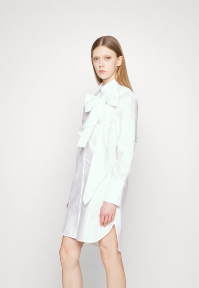 Victoria Beckham WRAP SHIRT DRESS - Φόρεμα πουκάμισο - white