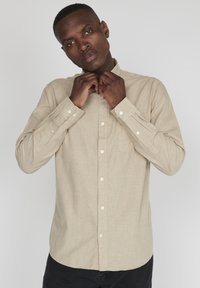 TROSTOL - Ing - simplytaupe