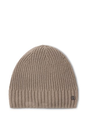 Beige gestrickte Mütze mit vertikaler Rippenstruktur, verfügt über einen umgeschlagenen Rand und ein kleines Logotag an der Seite. Hergestellt aus weichem Textilmaterial.