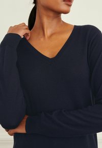 Next V-NECK JUMPER - Strickpullover - navy blue