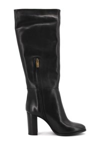 Stivali neri in pelle fino al ginocchio con una texture liscia, dettaglio con zip dorata e tacco a blocco spesso. Silhouette elegante e aderente.