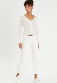 Cache Cache MIT GÜRTEL - Jeans Straight Leg - ecru