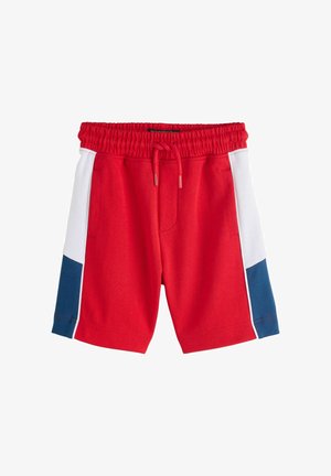 Røde atletikshorts med elastisk taljebånd og snøre, med hvide og marineblå sidepaneler og forlommer.