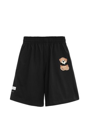 Pantalones cortos negros con cintura elástica, bolsillos laterales y un pequeño osito de peluche marrón bordado en la pierna derecha.