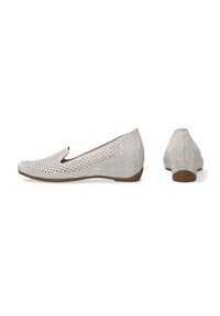 Leichte, atmungsaktive Slipper mit einem durchbrochenen Design in hellgrau und beige, ausgestattet mit einem niedrigen Absatz und flexibler Sohle.