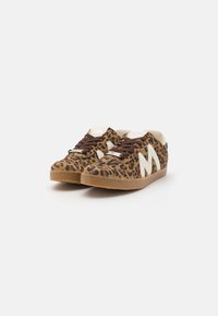 Steve Madden ESCAPADE - Tenisky - brown