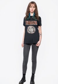 Paradiso Clothing NIRVANA DISTRESSED GRUNGE SMILE - Print T-shirt - black