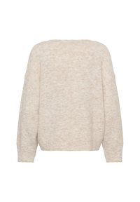 Svijetlosmeđi oversized pulover s mekom teksturom, širokim leđima, spuštenim ramenima i rebrastim manžetama. Minimalistički dizajn, bez vidljivih uzoraka ili akcenta.