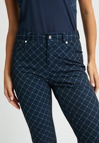 Röhnisch Pantaloncini 3/4 - micro r check navy