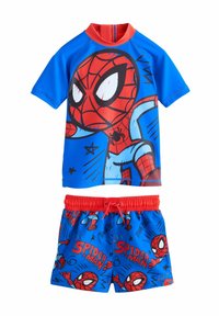 Poikien kaksiosainen uimapukusetti, jossa on kirkkaan sininen lyhythihainen paita, jossa on Spider-Man -grafiikka, ja vastaavat siniset uimaportsarit, joissa on Spider-Man -kuvio.