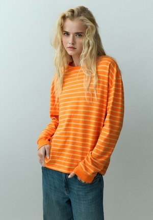 PULL&BEAR, OVERSIZE STRIPED LONG SLEEVE - T-SHIRT - T-shirt à manches longues - orange