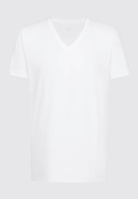 Bílé tričko s výstřihem do V vyrobené z měkké bavlny. Má krátké rukávy a standardní střih. Hladká textura bez vzorů či akcentů.