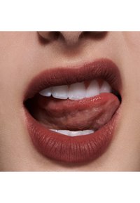 MAC POWDER KISS LIQUID LIPCOLOUR - Liquid Lipstick - rekindled