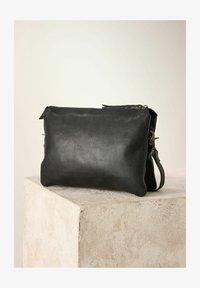 Non sélectionné, black