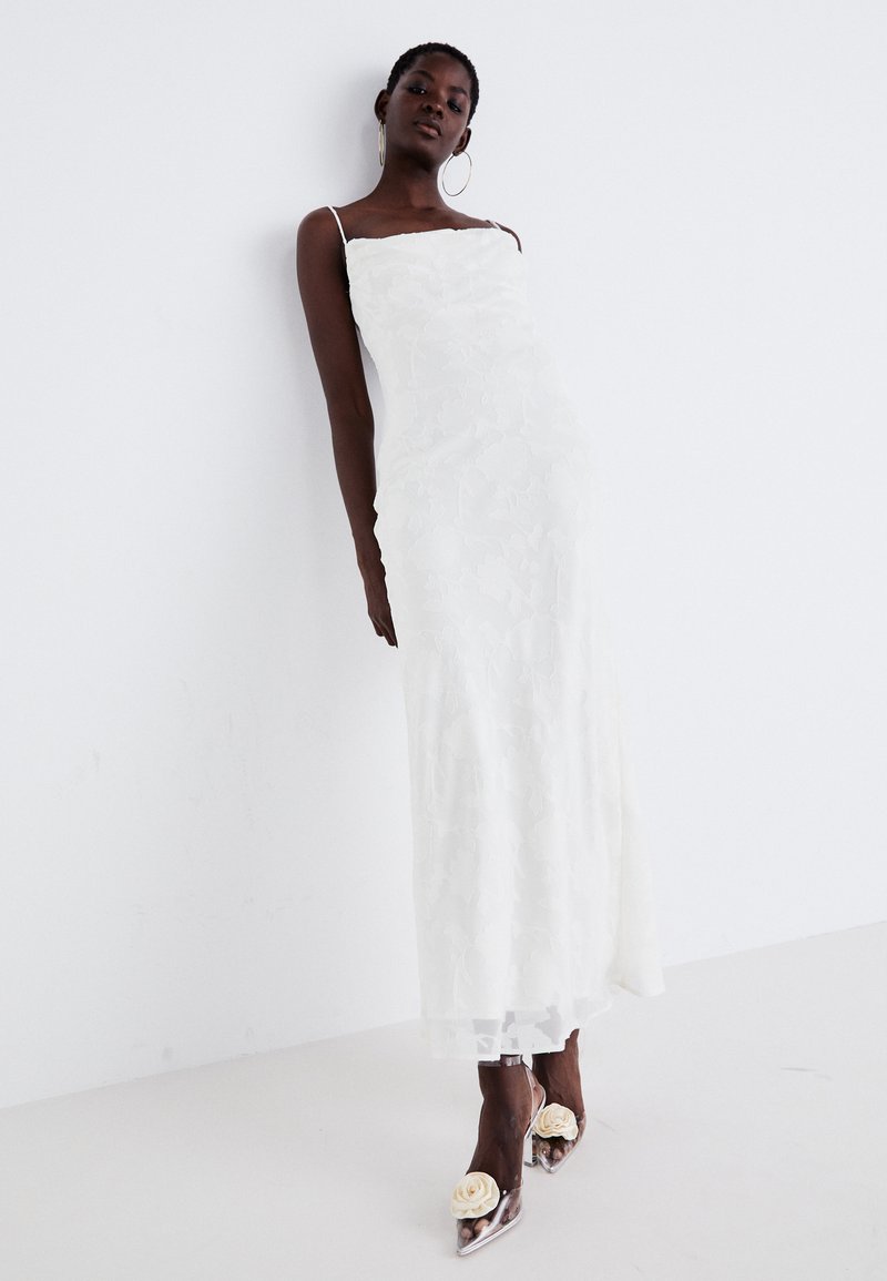 Gina Tricot FLORAL COWL NECK DRESS - Maxiklänning - egret