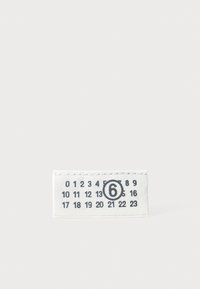TROMPE L'OEIL NUMERIC POCHETTE SMALL UNISEX - Vakarsomiņa - white
