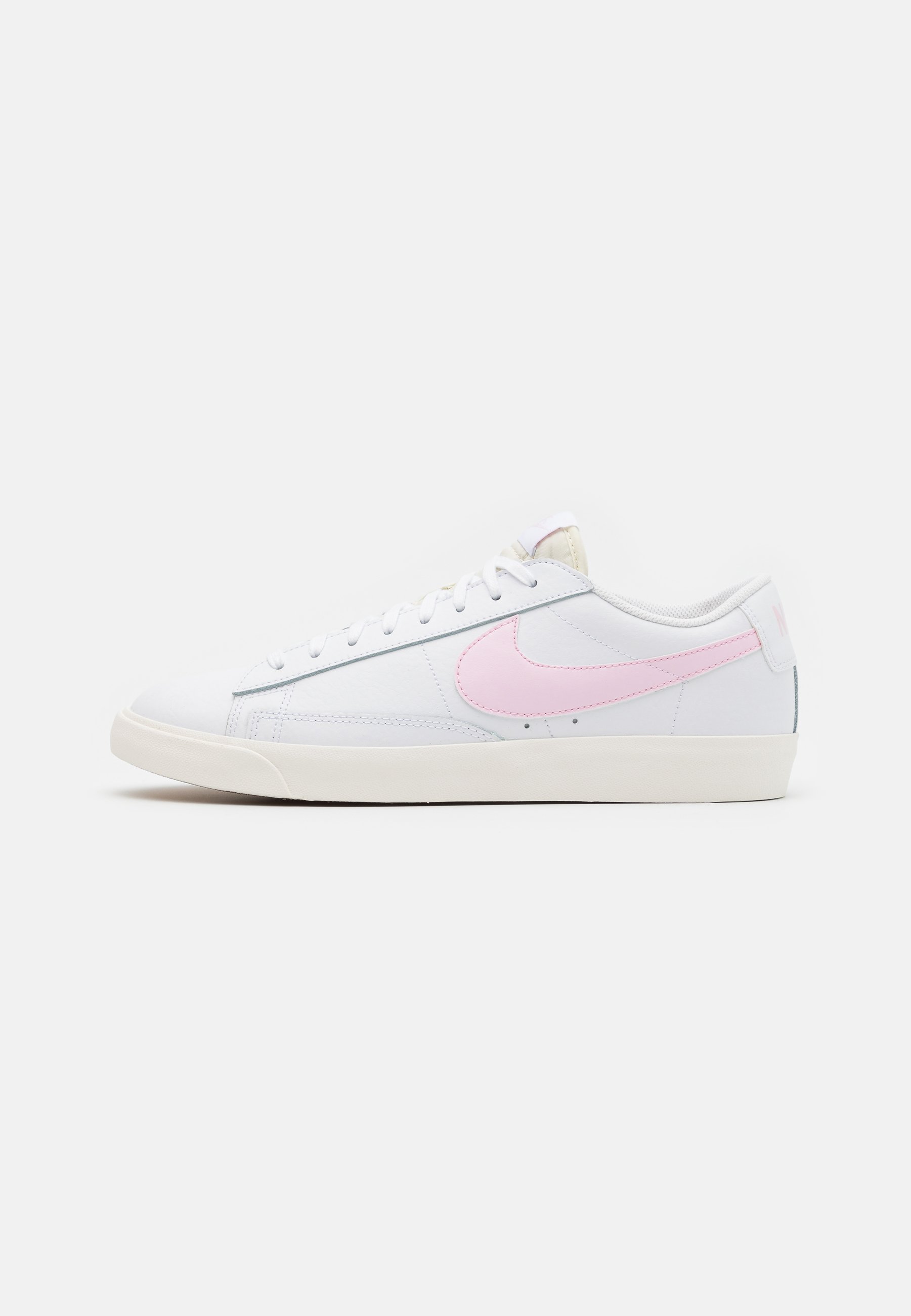 nike blazers pink white