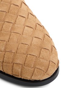 Thumbnail Image 6