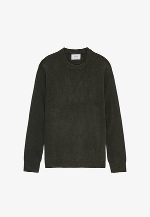 Pull en maille côtelée vert foncé avec un col rond et des manches longues. Présente un design simple et minimaliste. Texture douce, sans motifs ni accents.