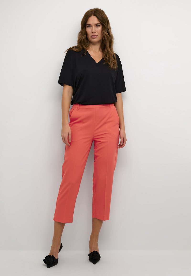 Kaffe - SAKURA CROPPED - Broek - cayenne, Vergroten