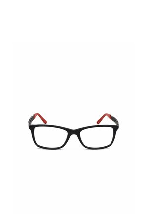 Occhiali rettangolari neri con lenti trasparenti e punte delle aste interne rosse, mostrati su uno sfondo bianco.