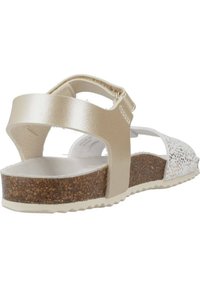 Geox J ADRIEL - Sandalias - oro