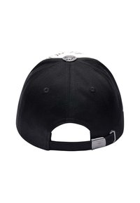 Schwarze Baseballmütze mit einem Rücken aus festem Stoff, verstellbarem Riemen und einem dekorativen Knopf oben. Die Vorderseite hat einen gemusterten Schirm.
