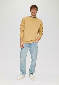 QS LOGO - Sweater - gelb